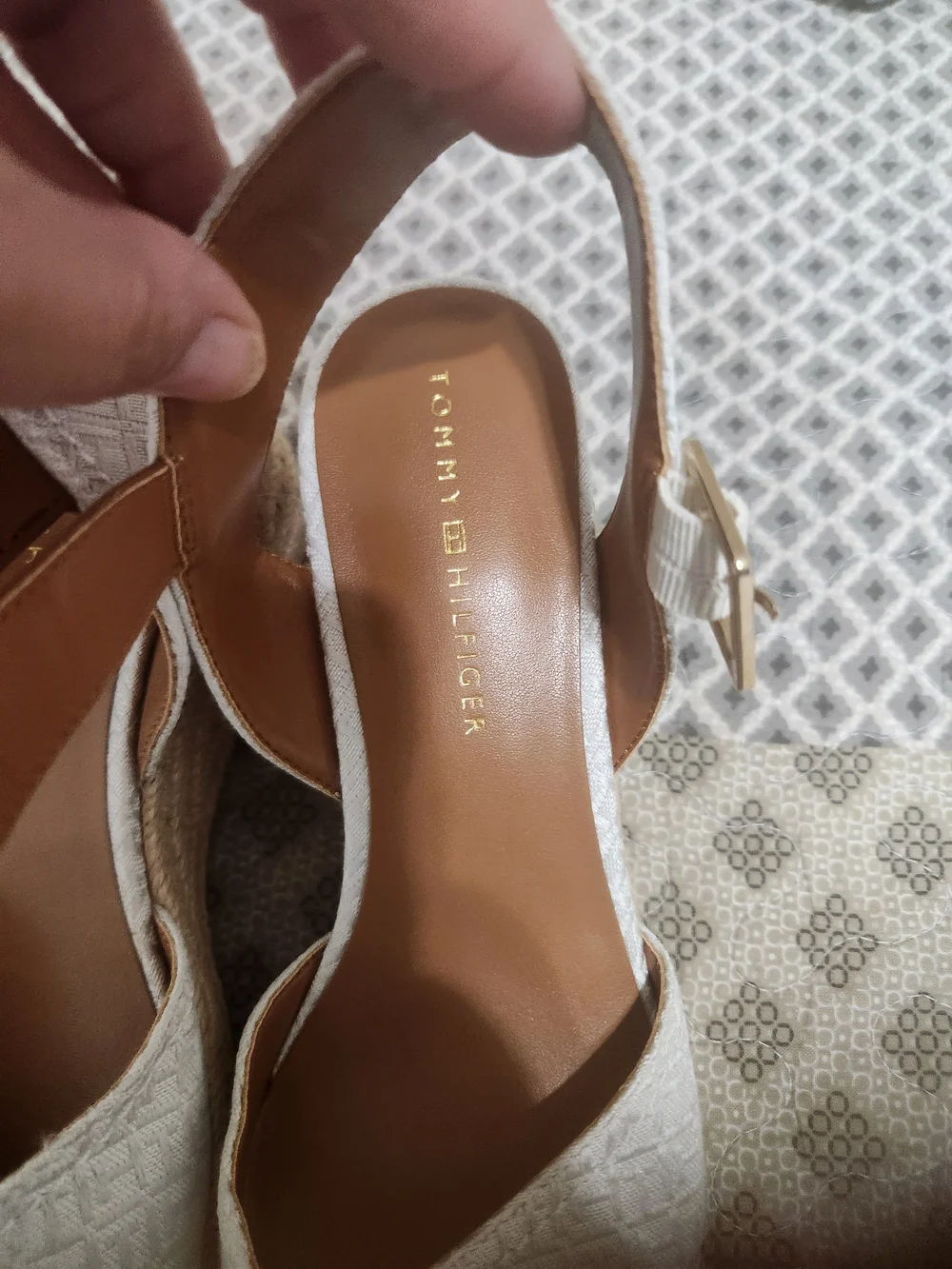 N/A classic white